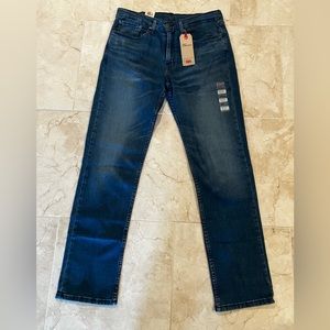 Brand New Levi 514 Straight jeans